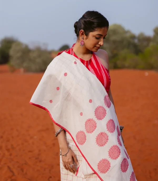 Off White Handloom Bengal Cotton Saree with Checks & Buttas