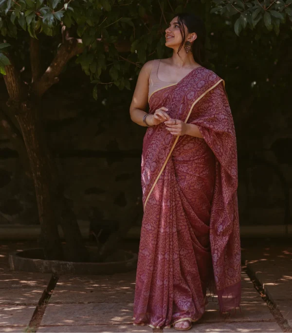 Dusty Pink Handloom Banarasi Jamdani Saree with Floral Vine Motifs & Mango Butta Pallu