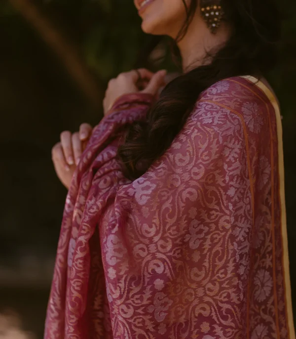 Dusty Pink Handloom Banarasi Jamdani Saree with Floral Vine Motifs & Mango Butta Pallu