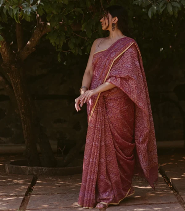 Dusty Pink Handloom Banarasi Jamdani Saree with Floral Vine Motifs & Mango Butta Pallu